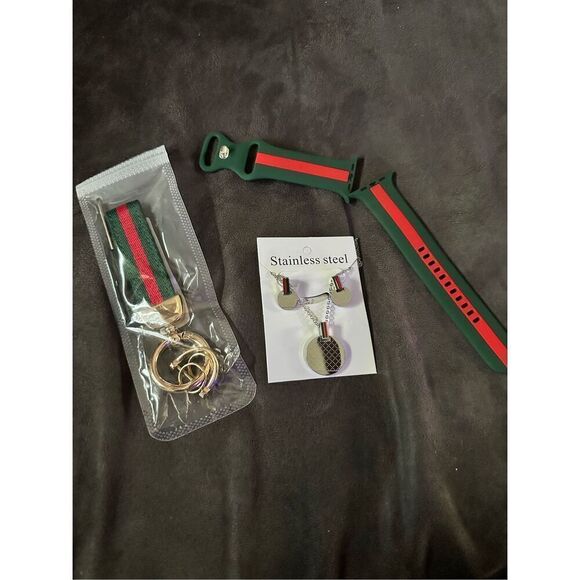 Bundle of 5 beautiful items,a scarf, necklace and earring set keychain, and w - Picture 10 of 16